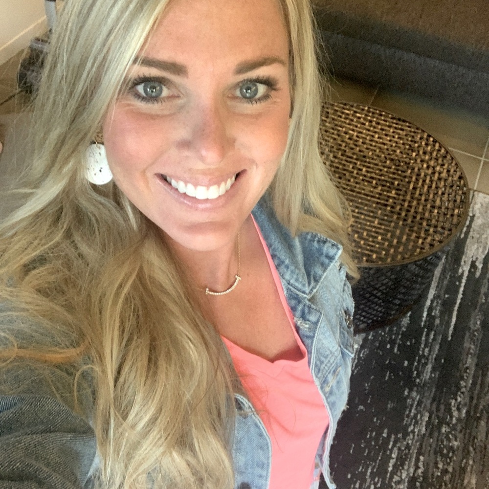 Meet your Posher, Kelli